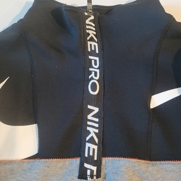 Nike Pro sweater - Picture 3 of 5